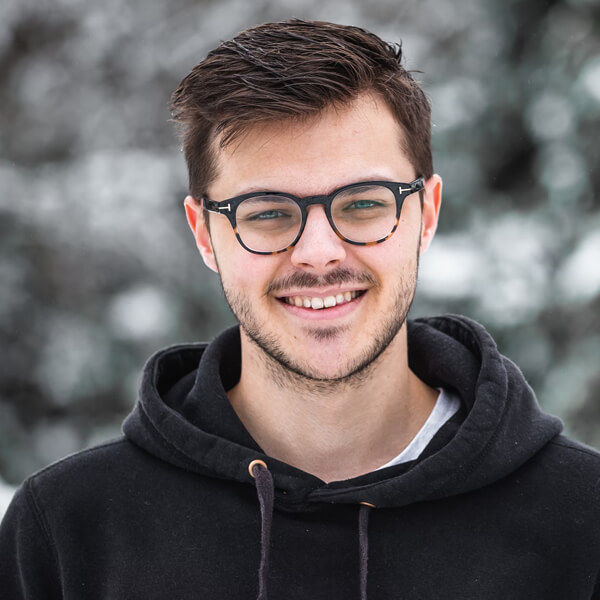 Porträt einer Lehrkraft für UX/UI Design